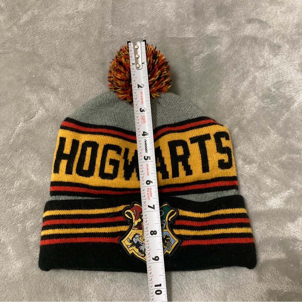 Harry Potter Warner Bros Hogwarts Knit Hat - Picture 6 of 9